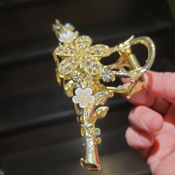 Brand New Gold Rhinestone Flower Hair Clip - Picture 2 of 7